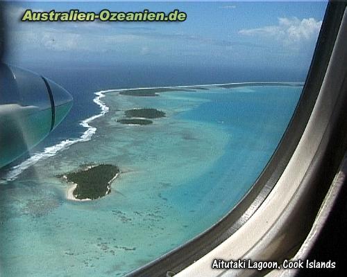 Luftaufnahme: Motus in der Lagune von Aitutaki