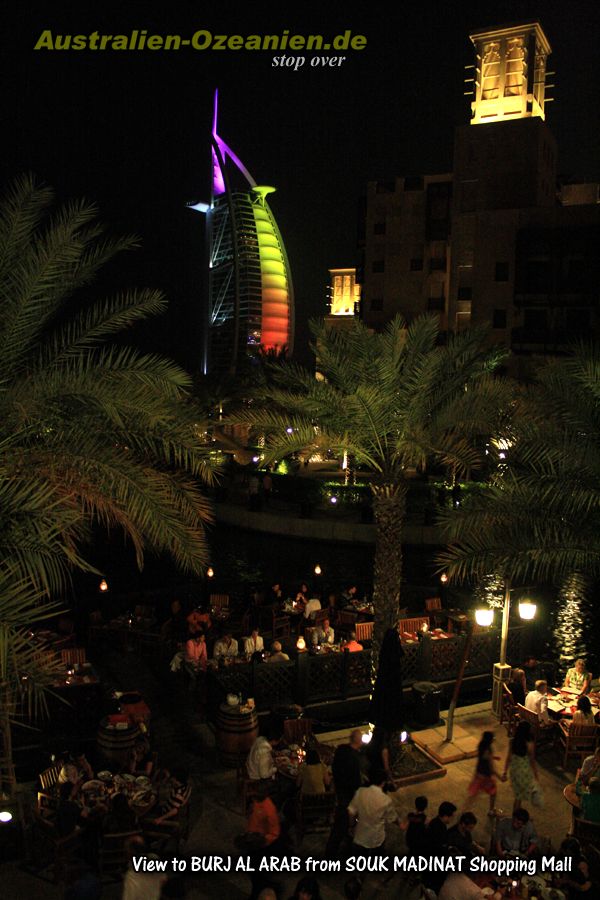 nächtliche Illumination des Burj Al Arab